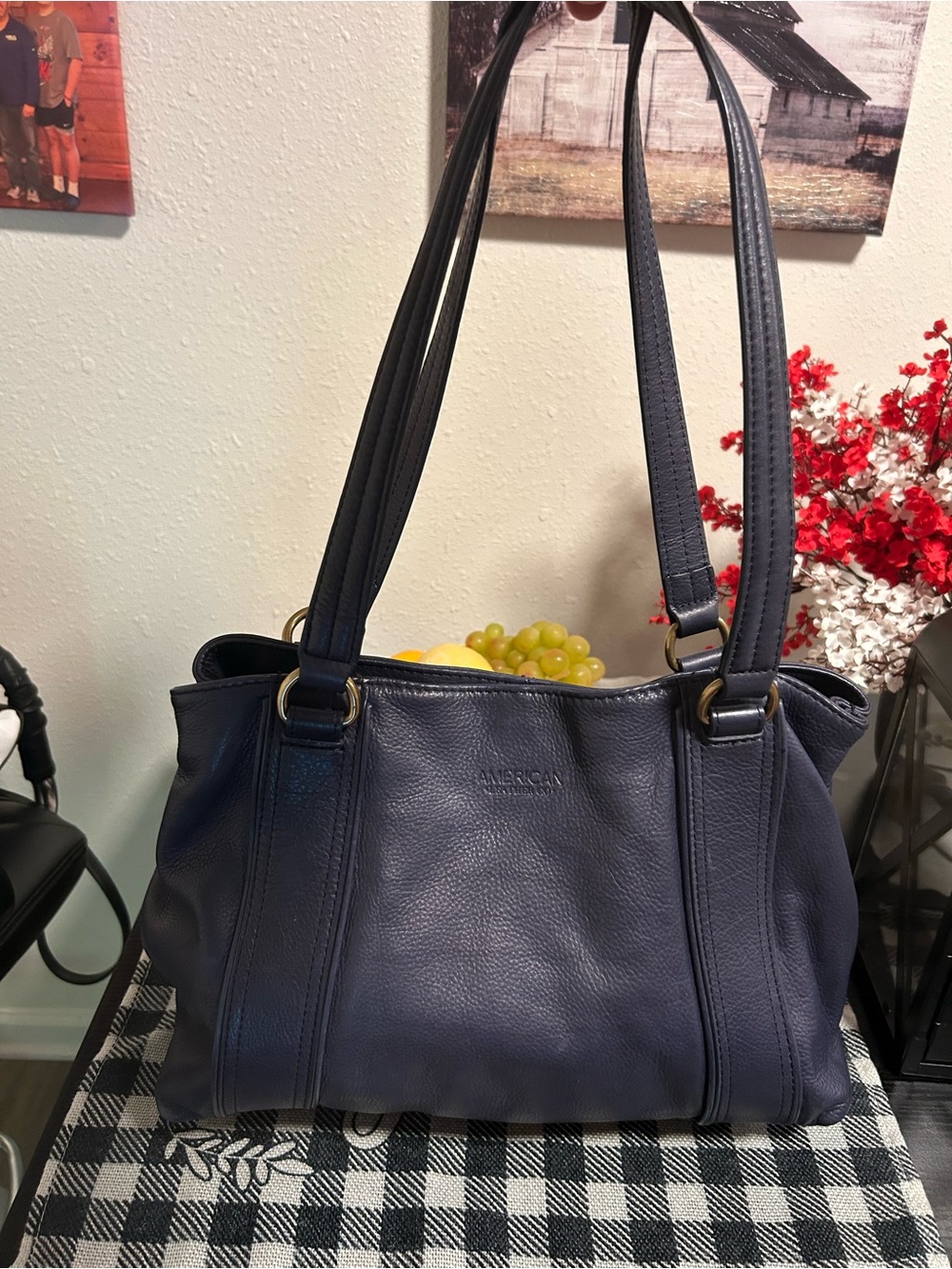 NeroGiardini Navy Leather Shoulder Bag
